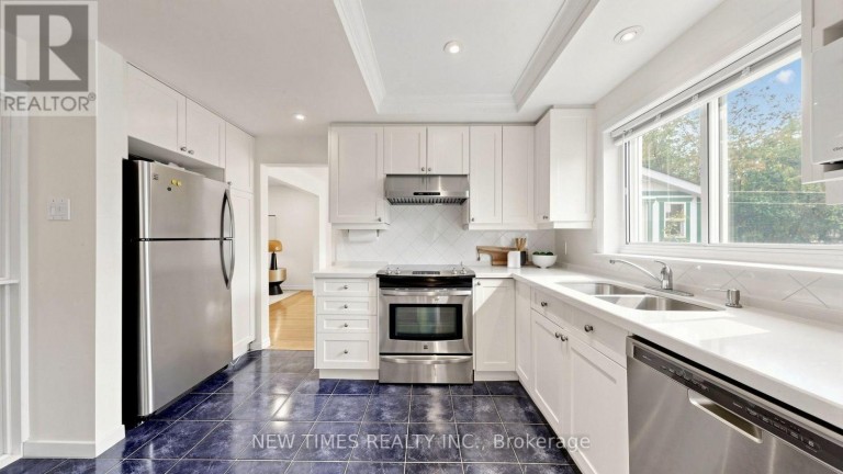 4 ASHSTEAD PLACE, Toronto (Don Valley Village), Ontario, M2J3K1