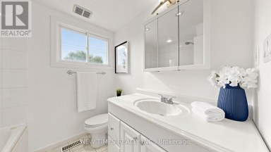 4 ASHSTEAD PLACE Toronto (Don Valley Village) Ontario photo 32