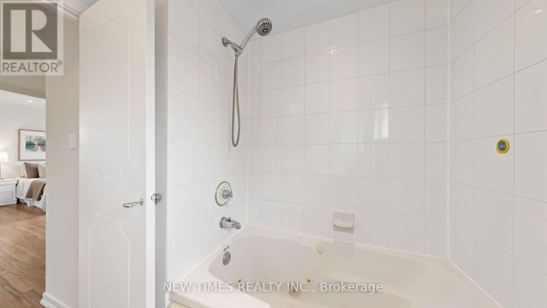 4 ASHSTEAD PLACE, Toronto (Don Valley Village), Ontario, M2J3K1