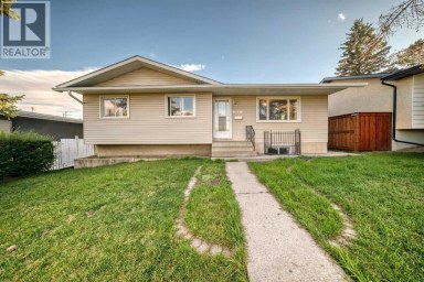 10647 Shillington Crescent SW Calgary Alberta photo 1