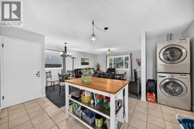 10647 Shillington Crescent SW Calgary Alberta photo 11