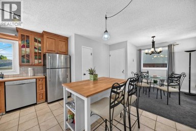 10647 Shillington Crescent SW Calgary Alberta photo 12