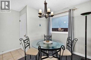 10647 Shillington Crescent SW Calgary Alberta photo 13