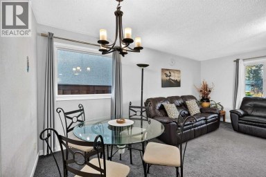 10647 Shillington Crescent SW Calgary Alberta photo 16