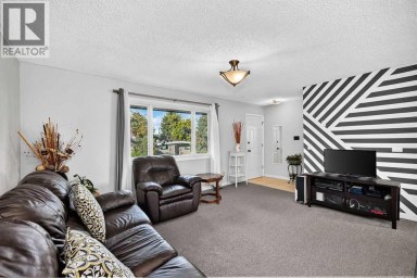 10647 Shillington Crescent SW Calgary Alberta photo 17