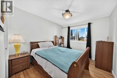 10647 Shillington Crescent SW Calgary Alberta photo 24