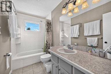 10647 Shillington Crescent SW Calgary Alberta photo 26