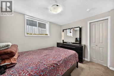 10647 Shillington Crescent SW Calgary Alberta photo 36