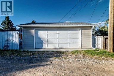 10647 Shillington Crescent SW Calgary Alberta photo 42