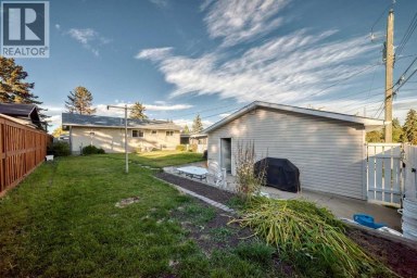10647 Shillington Crescent SW Calgary Alberta photo 45