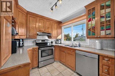10647 Shillington Crescent SW Calgary Alberta photo 5