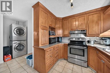 10647 Shillington Crescent SW Calgary Alberta photo 8
