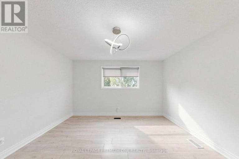 98 THORNTON AVENUE, Bradford West Gwillimbury (Bradford), Ontario, L3Z1N4