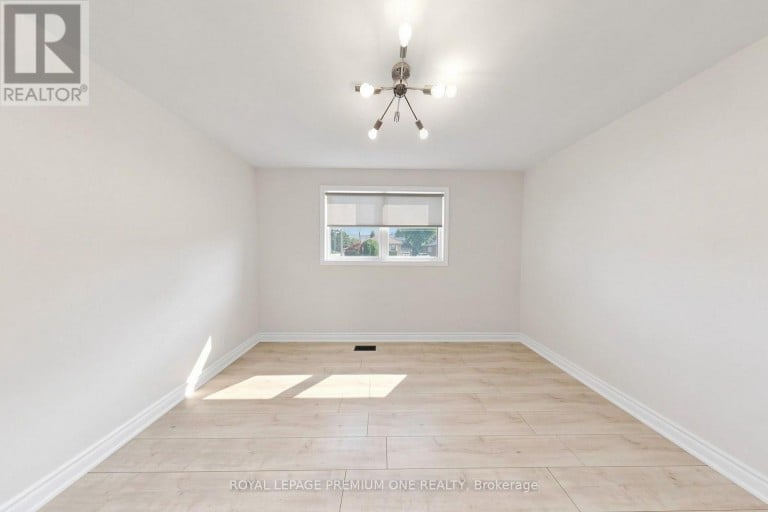 98 THORNTON AVENUE, Bradford West Gwillimbury (Bradford), Ontario, L3Z1N4