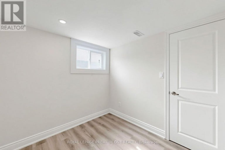 98 THORNTON AVENUE, Bradford West Gwillimbury (Bradford), Ontario, L3Z1N4