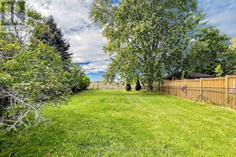 98 THORNTON AVENUE, Bradford West Gwillimbury (Bradford), Ontario, L3Z1N4