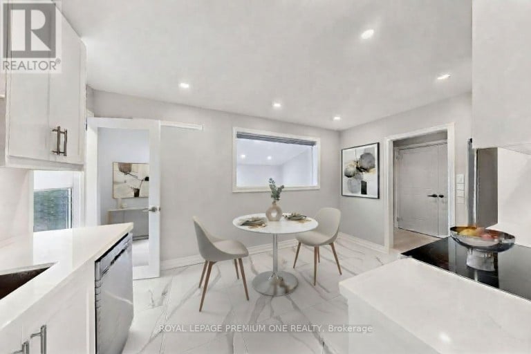 98 THORNTON AVENUE, Bradford West Gwillimbury (Bradford), Ontario, L3Z1N4