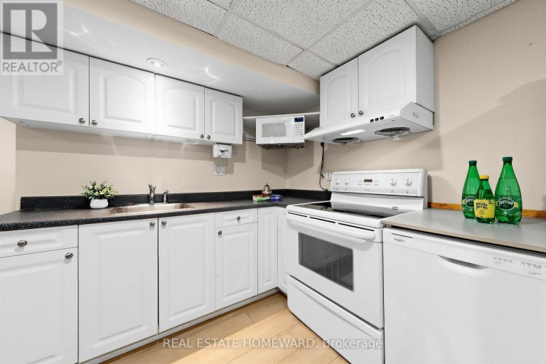 621 BYRON STREET S, Whitby (Downtown Whitby), Ontario, L1N4R6