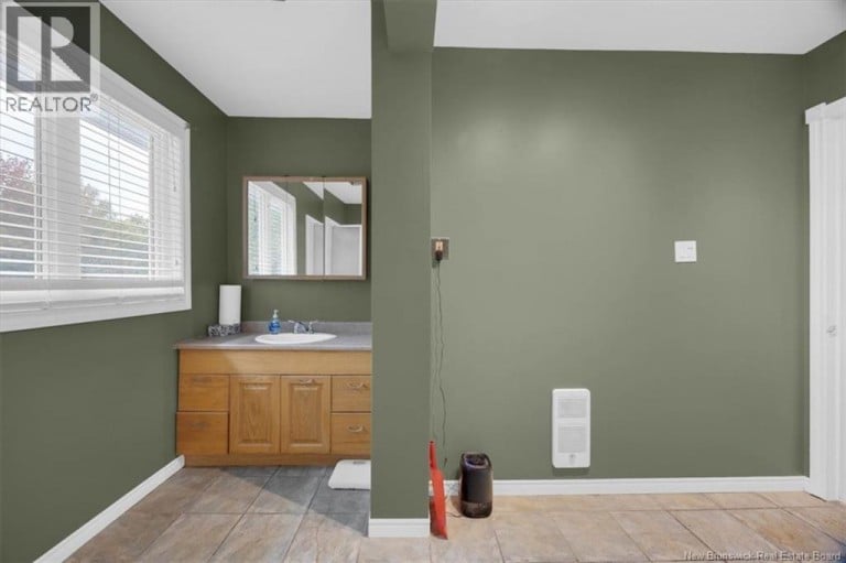 4 Hughes Crescent, Quispamsis, New Brunswick, E2E2S9