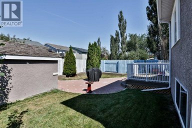 139 Heritage Circle W Lethbridge Alberta photo 25