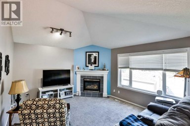 139 Heritage Circle W Lethbridge Alberta photo 8