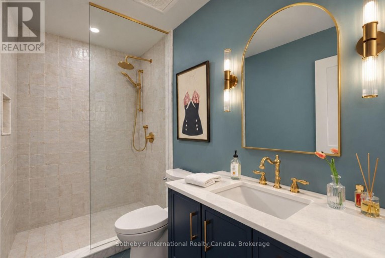 4 KING STREET, Clearview (Creemore), Ontario, L0M1G0