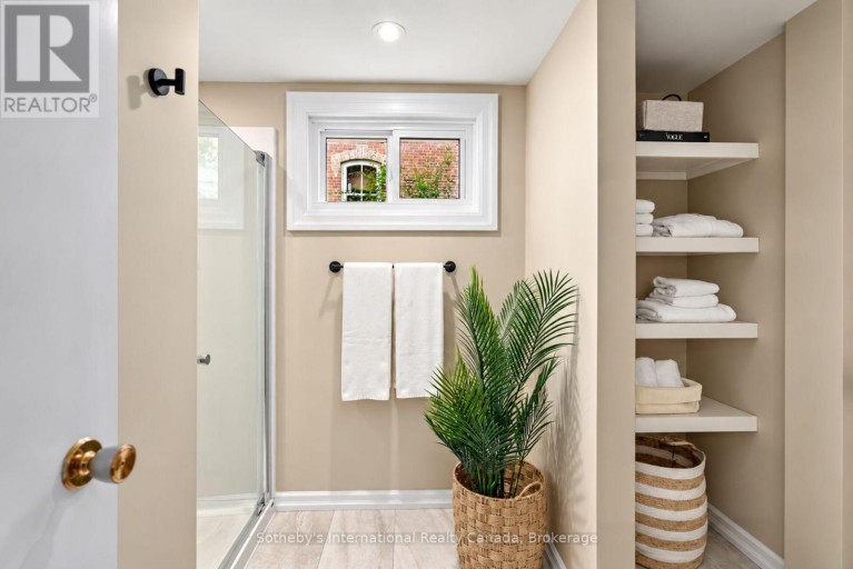 4 KING STREET, Clearview (Creemore), Ontario, L0M1G0