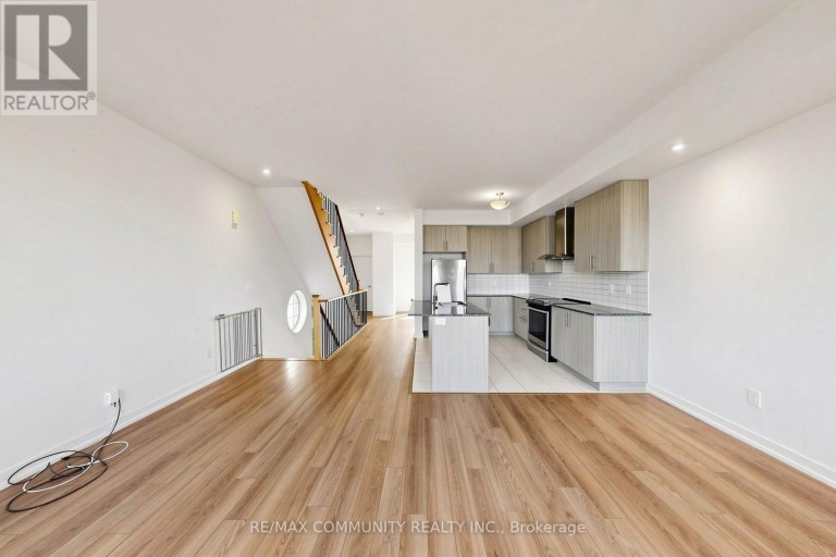221 HARDING PARK STREET, Newmarket (Glenway Estates), Ontario, L3Y0E3