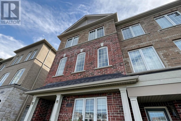 221 HARDING PARK STREET, Newmarket (Glenway Estates), Ontario, L3Y0E3