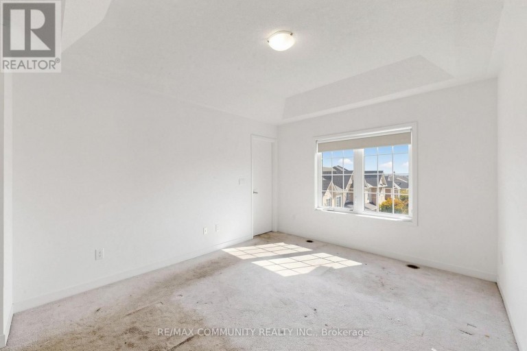 221 HARDING PARK STREET, Newmarket (Glenway Estates), Ontario, L3Y0E3