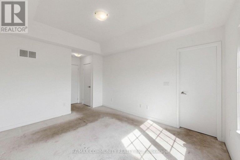 221 HARDING PARK STREET, Newmarket (Glenway Estates), Ontario, L3Y0E3