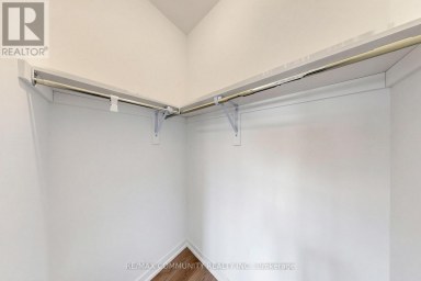 221 HARDING PARK STREET Newmarket (Glenway Estates) Ontario photo 6