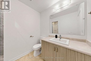 221 HARDING PARK STREET Newmarket (Glenway Estates) Ontario photo 7