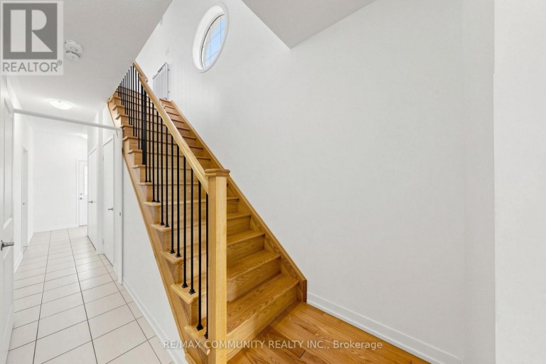 221 HARDING PARK STREET, Newmarket (Glenway Estates), Ontario, L3Y0E3