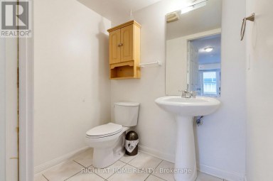 2095 - 55 GEORGE APPLETON WAY Toronto (Downsview-Roding-CFB) Ontario photo 12