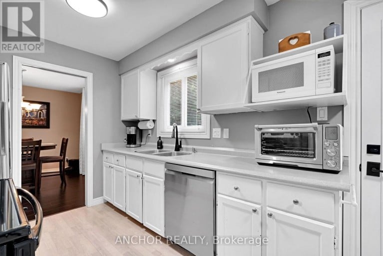 684 GRIFFITH STREET, London South (South K), Ontario, N6K2W4