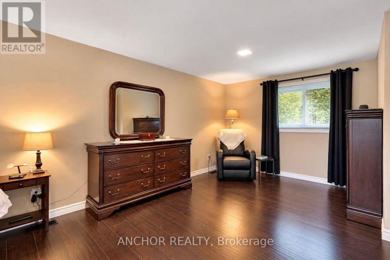 684 GRIFFITH STREET, London South (South K), Ontario, N6K2W4