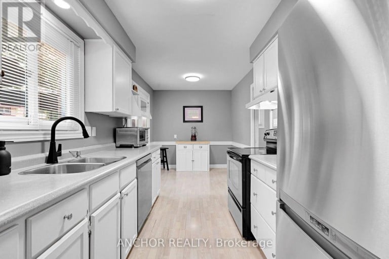 684 GRIFFITH STREET, London South (South K), Ontario, N6K2W4