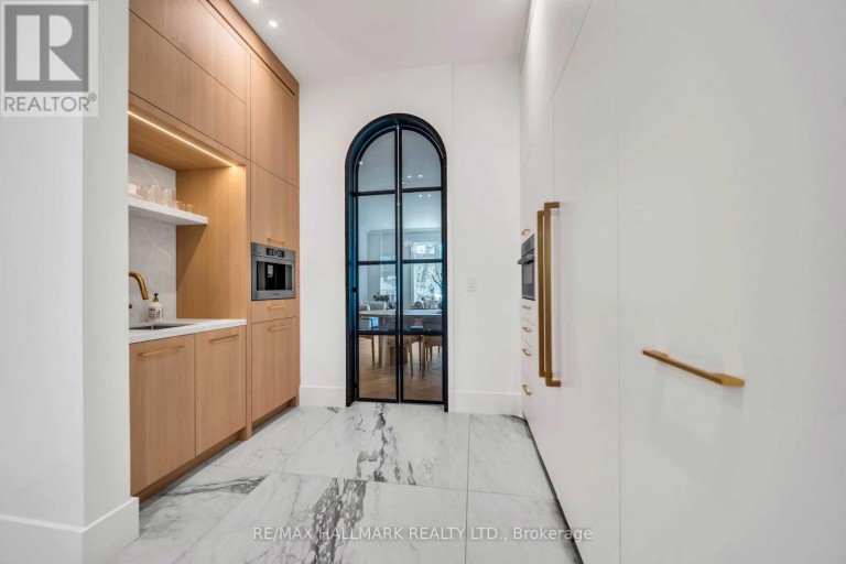 27 COLLINSON BOULEVARD, Toronto (Clanton Park), Ontario, M3H3C1