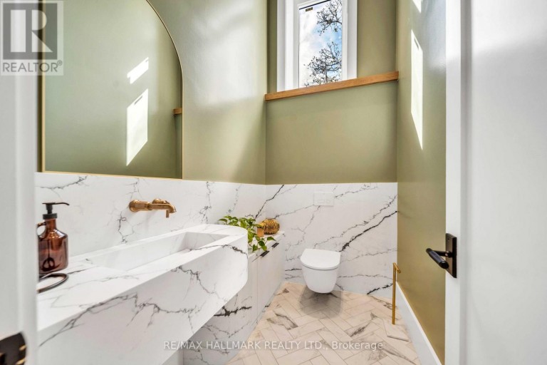 27 COLLINSON BOULEVARD, Toronto (Clanton Park), Ontario, M3H3C1