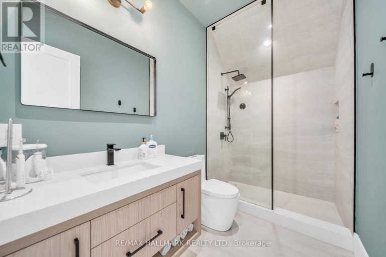27 COLLINSON BOULEVARD, Toronto (Clanton Park), Ontario, M3H3C1