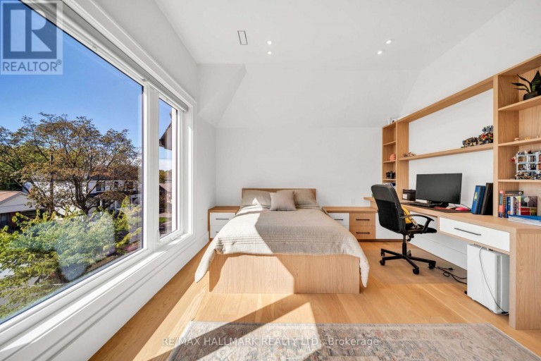 27 COLLINSON BOULEVARD, Toronto (Clanton Park), Ontario, M3H3C1