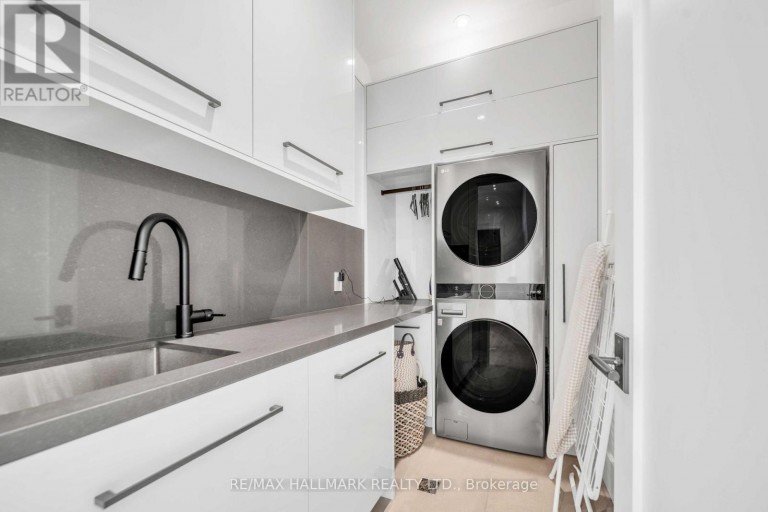 27 COLLINSON BOULEVARD, Toronto (Clanton Park), Ontario, M3H3C1