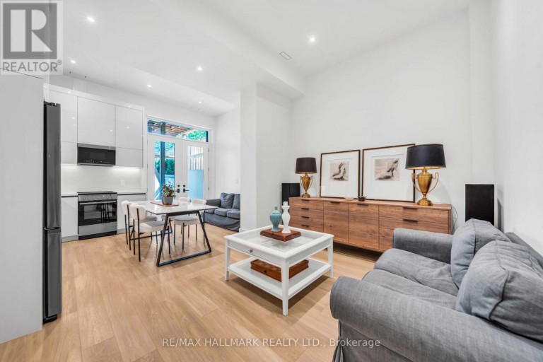 27 COLLINSON BOULEVARD, Toronto (Clanton Park), Ontario, M3H3C1