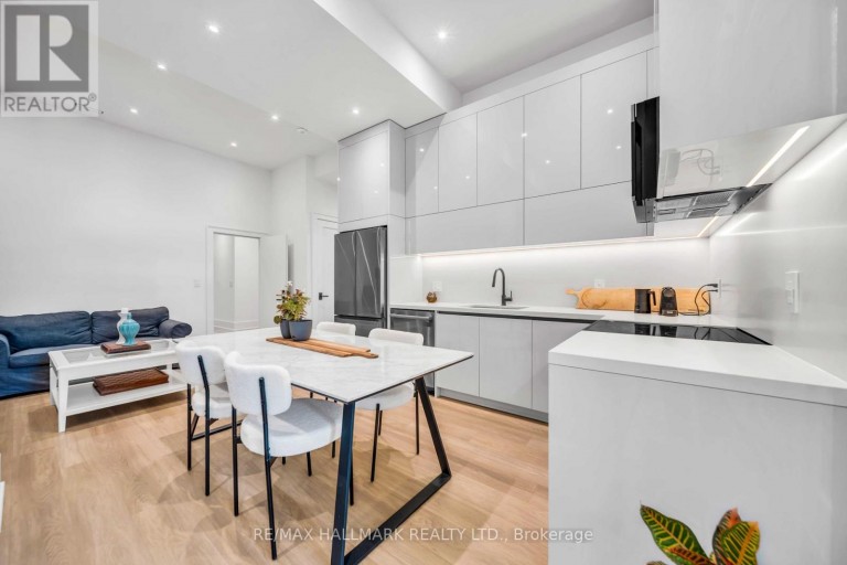 27 COLLINSON BOULEVARD, Toronto (Clanton Park), Ontario, M3H3C1
