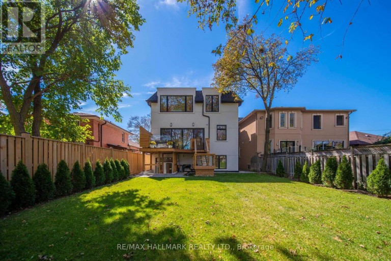 27 COLLINSON BOULEVARD, Toronto (Clanton Park), Ontario, M3H3C1