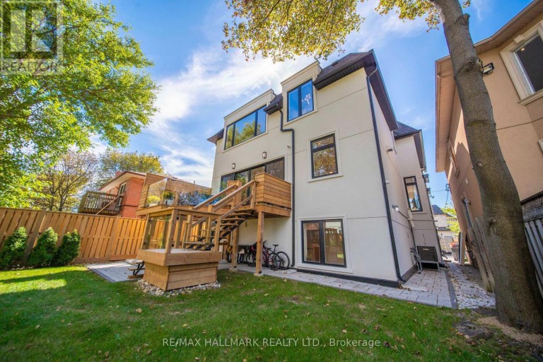 27 COLLINSON BOULEVARD, Toronto (Clanton Park), Ontario, M3H3C1