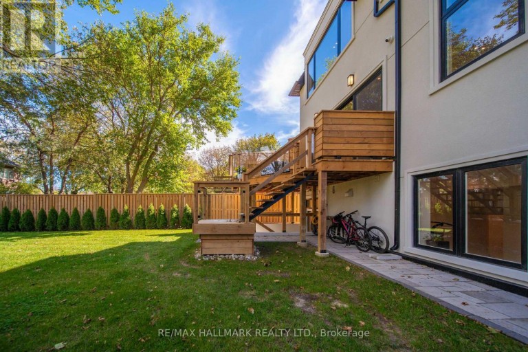 27 COLLINSON BOULEVARD, Toronto (Clanton Park), Ontario, M3H3C1