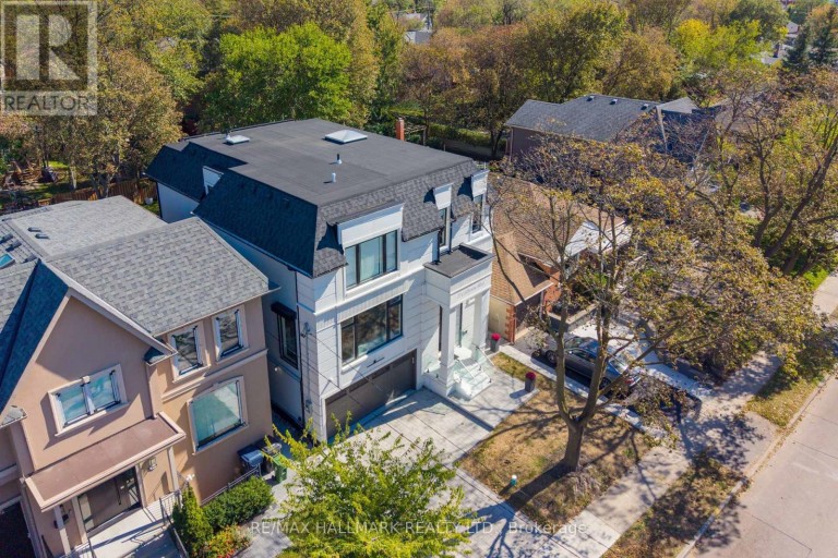 27 COLLINSON BOULEVARD, Toronto (Clanton Park), Ontario, M3H3C1