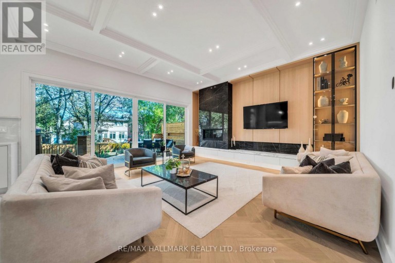 27 COLLINSON BOULEVARD, Toronto (Clanton Park), Ontario, M3H3C1